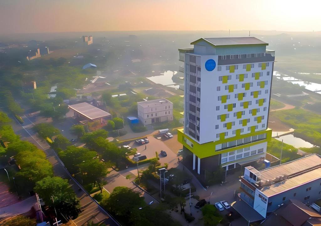 Hotel Dafam Pacific Caesar Surabaya Exterior photo