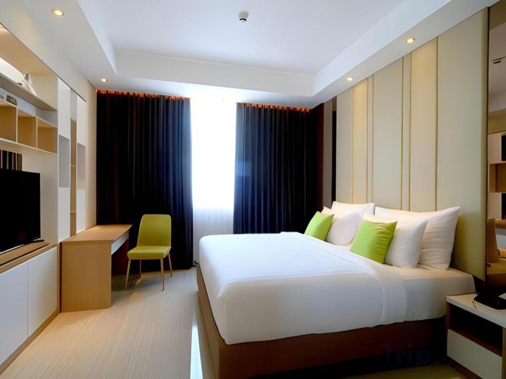 Hotel Dafam Pacific Caesar Surabaya Exterior photo